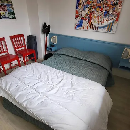 En Duplex Avec Piscine, Proche Et Piste Cyclable A - Fr-1-792-39 어룬